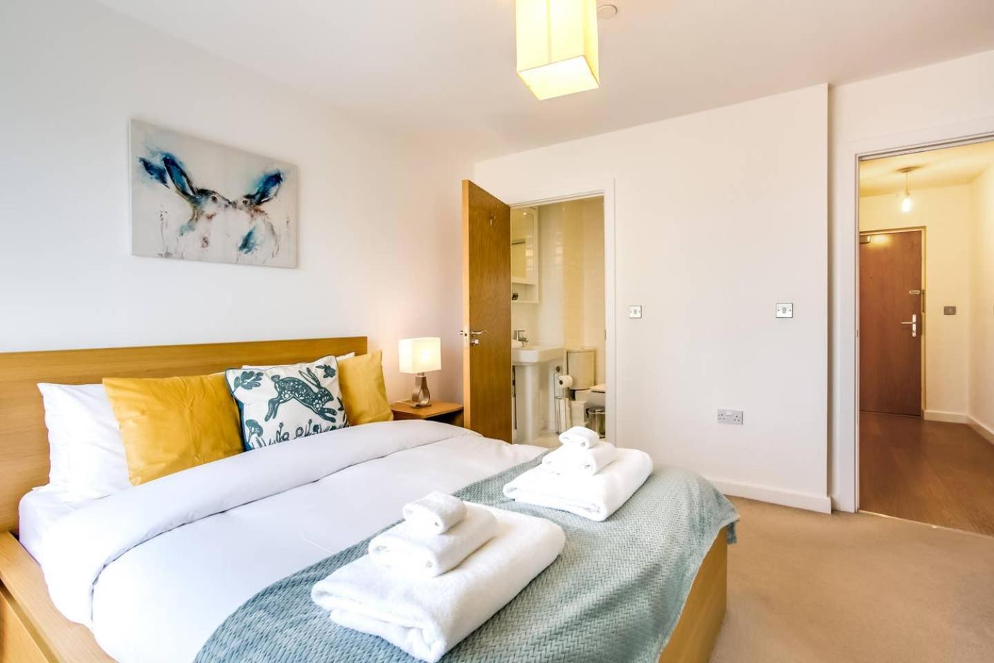 Guestready - Comfort By The Thames, W/ Balcony ลอนดอน ภายนอก รูปภาพ