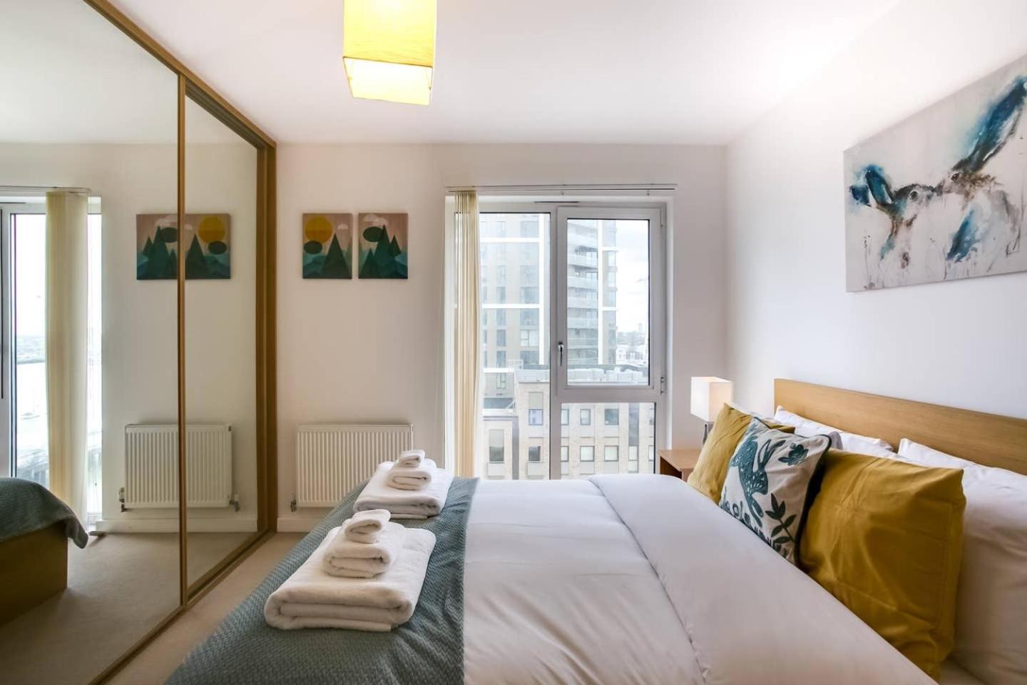 Guestready - Comfort By The Thames, W/ Balcony ลอนดอน ภายนอก รูปภาพ