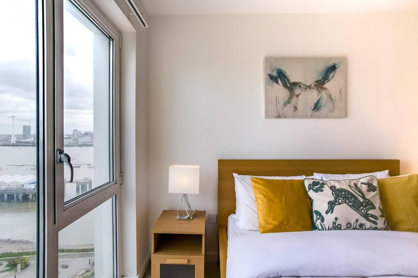 Guestready - Comfort By The Thames, W/ Balcony ลอนดอน ภายนอก รูปภาพ